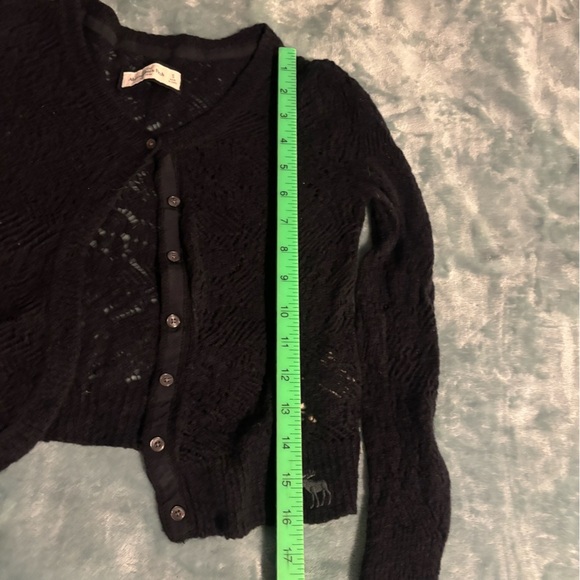 Abercrombie and Fitch dark navy sweater. Size small - Picture 7 of 7